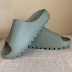 Adidas Yeezy Slides Men's Size 12 Salt Stylish Comfortable Outdoor Footwear